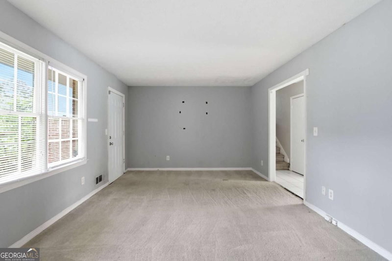 Photo 8 of 1614 Devon Court