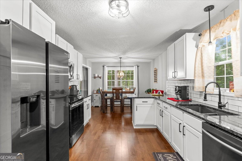 Photo 17 of 3009 Lakeview Parkway