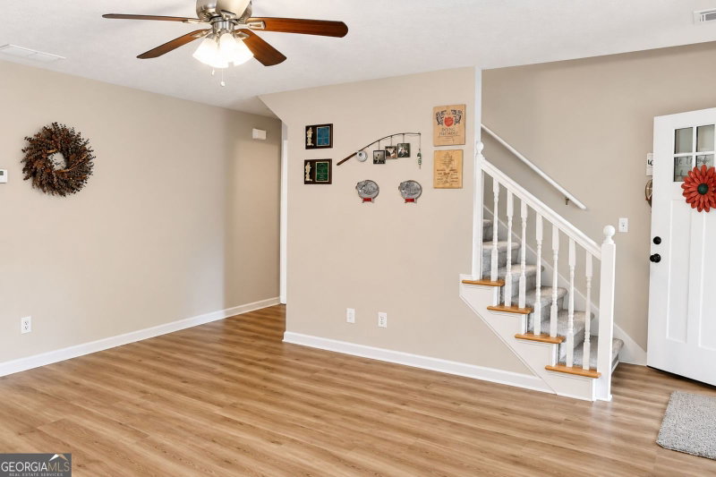 Photo 9 of 523 S River Drive