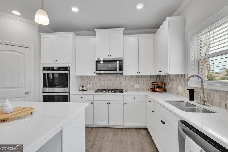 Photo 11 of 400 Wellgreen Drive