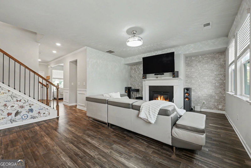 Photo 8 of 1826 Woodsley Court