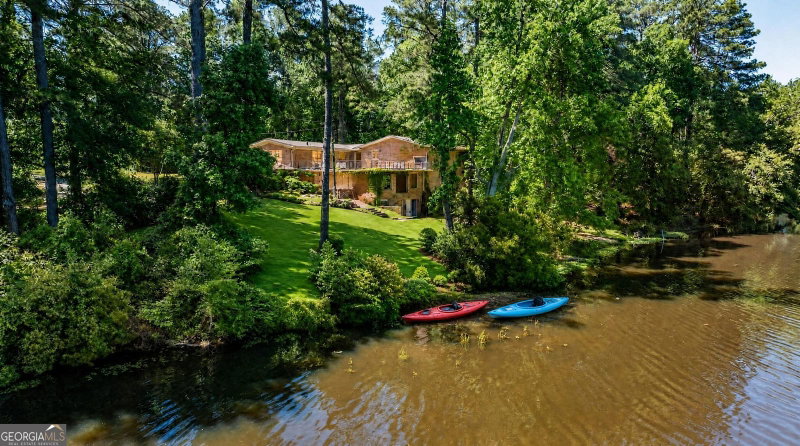 8 Canterbury Drive