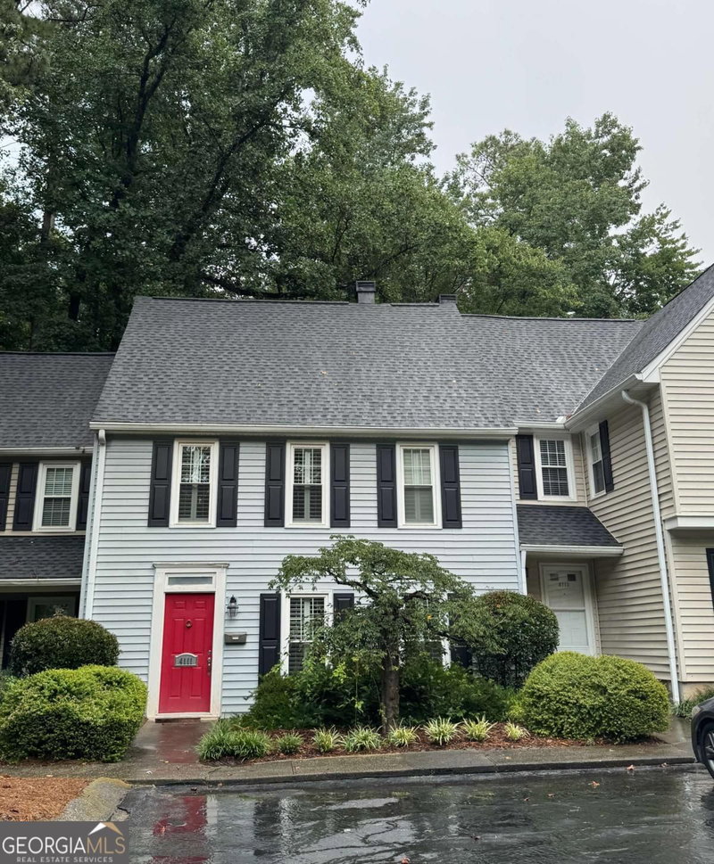 4111 N Gloucester Place #4111