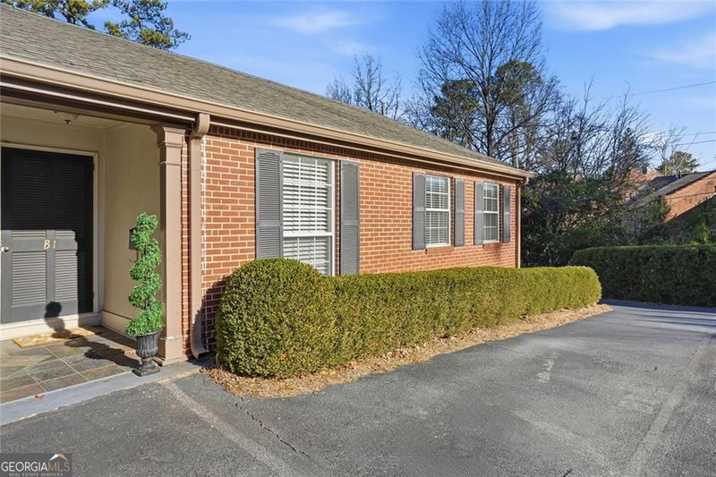 Photo 2 of 5375 Roswell Road #B1