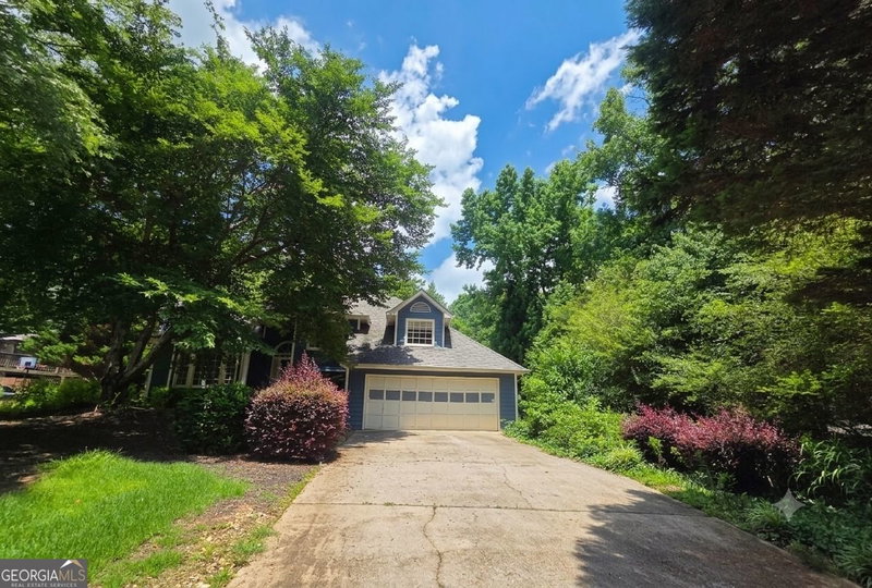Photo 3 of 4915 Bayberry Drive