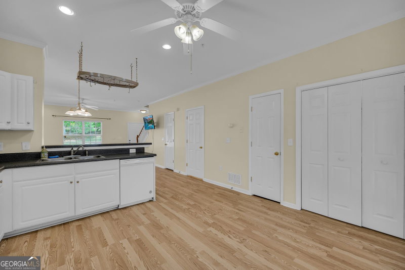 Photo 15 of 205 Woodstone Drive #APT 8