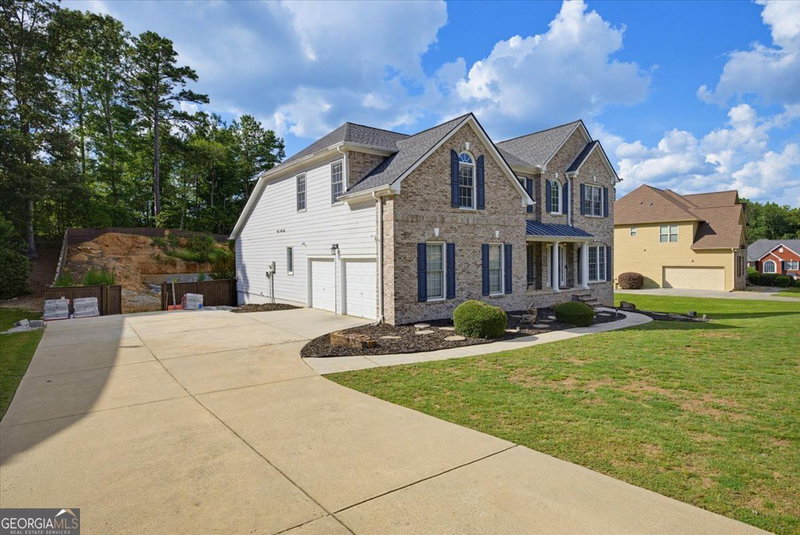 Photo 3 of 1841 River Crest Way