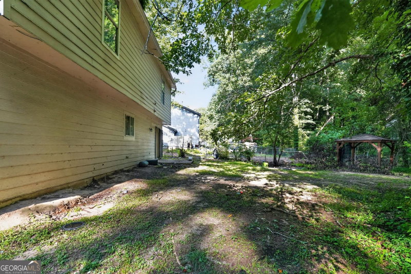 Photo 11 of 805 Greenhedge Drive