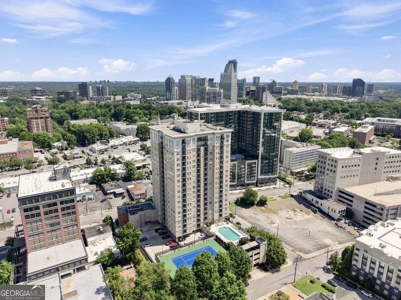 325 E Paces Ferry Road NE #704