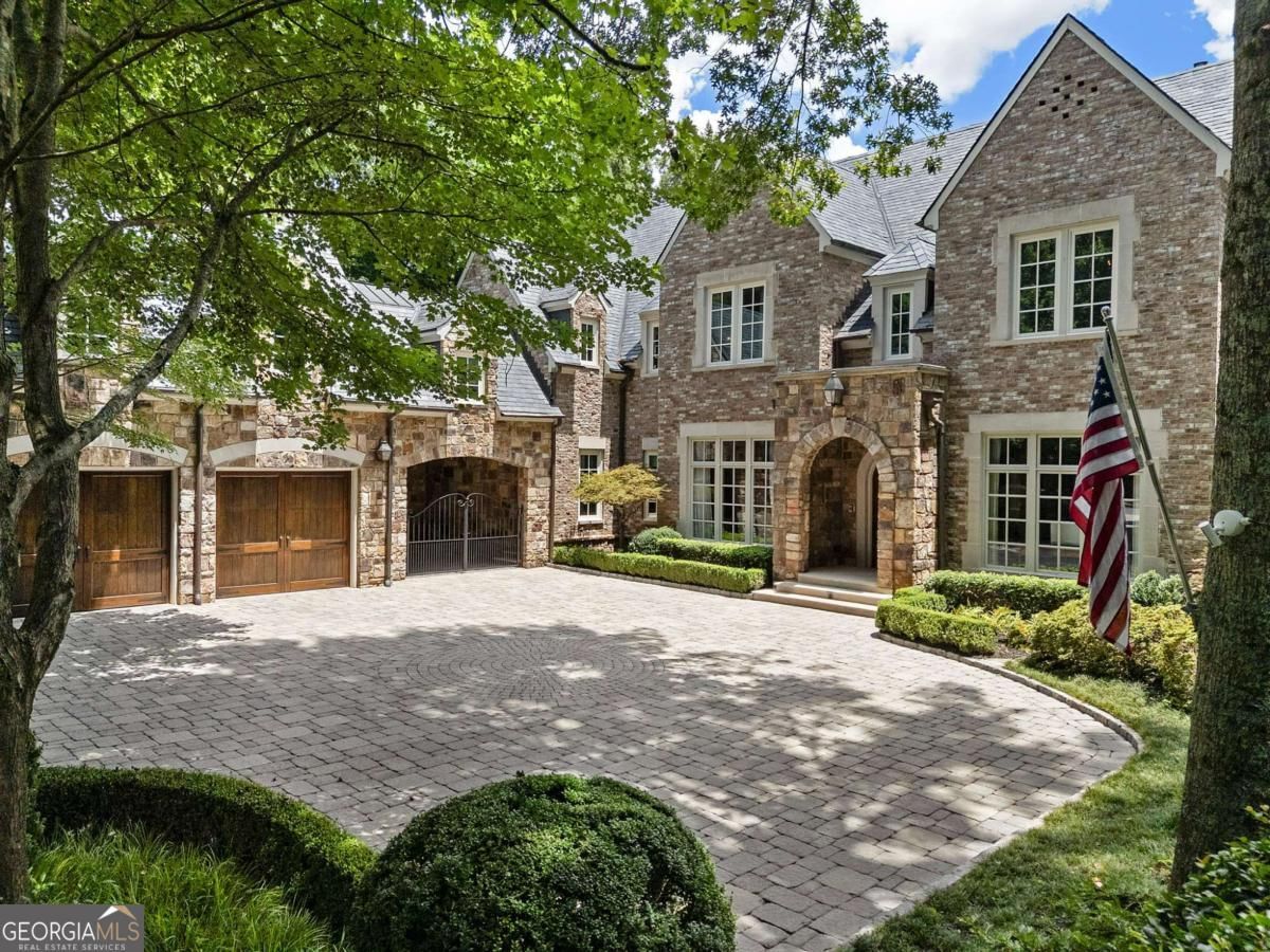 675 W Paces Ferry Road NW #4, Atlanta, GA 30327