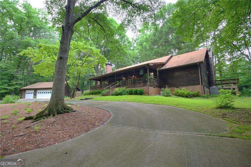 496 Carlouetta Road SW