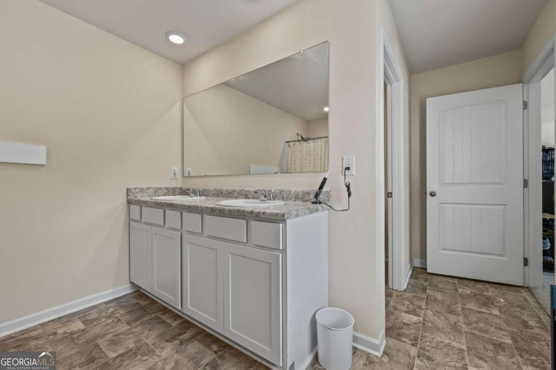 Photo 25 of 178 Starbuck Parkway