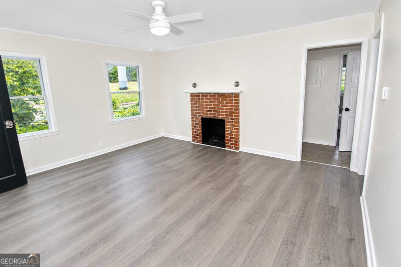 Photo 11 of 541 W Lake Avenue NW