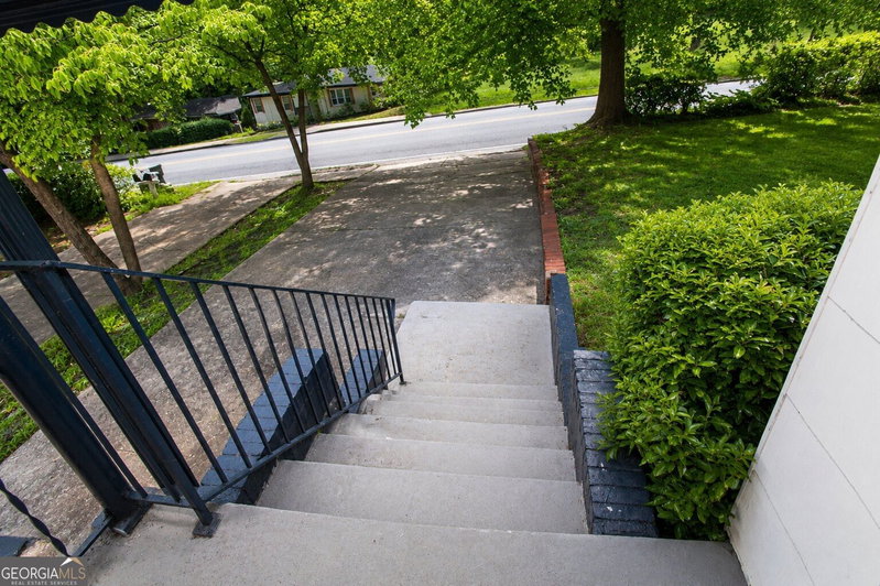 Photo 9 of 541 W Lake Avenue NW