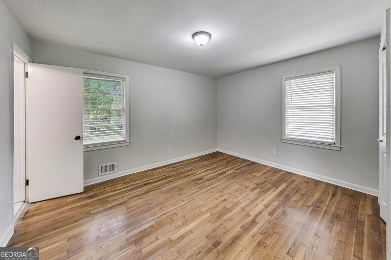 Photo 12 of 3110 Rollingwood Lane SE
