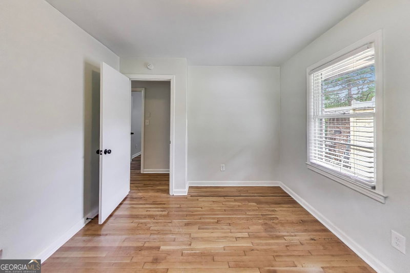 Photo 5 of 3110 Rollingwood Lane SE
