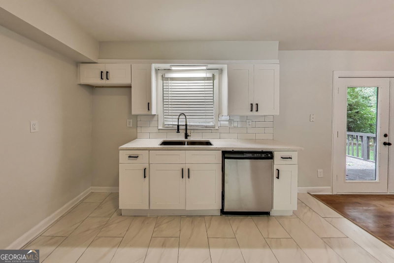 Photo 8 of 3110 Rollingwood Lane SE