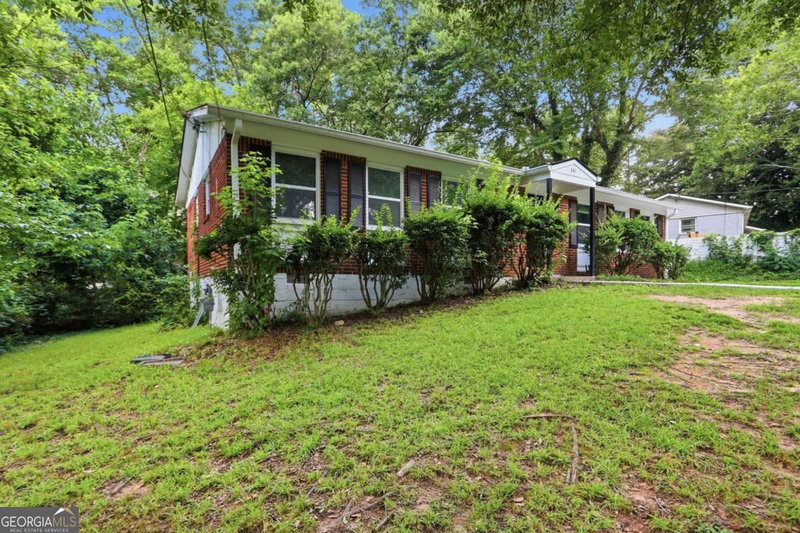 Photo 3 of 341 Roxbury Drive