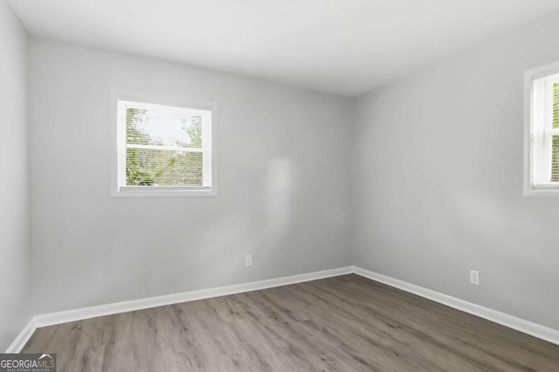 Photo 19 of 341 Roxbury Drive