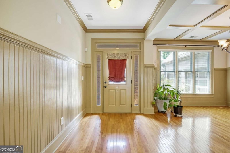 Photo 7 of 5 Eastview Court SE