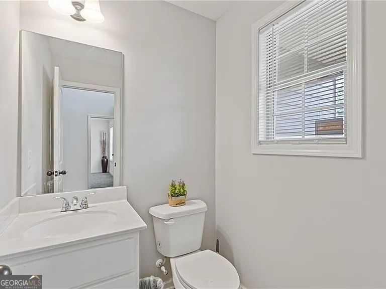 Photo 11 of 796 Pinnacle Drive