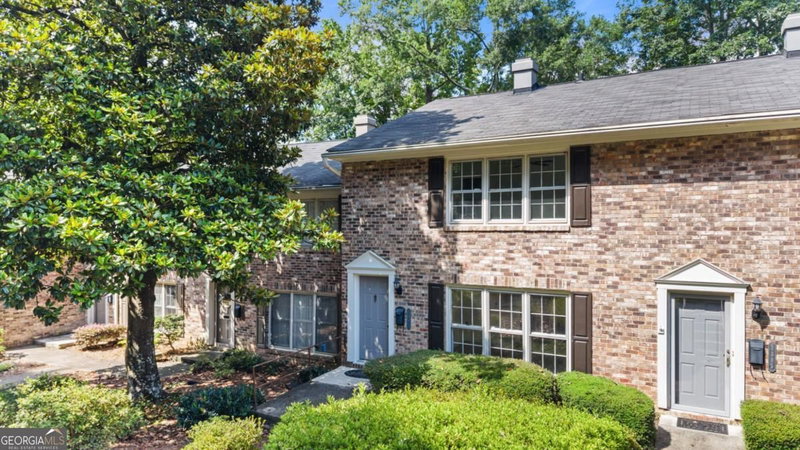 Photo 2 of 2387 Northlake Court NE