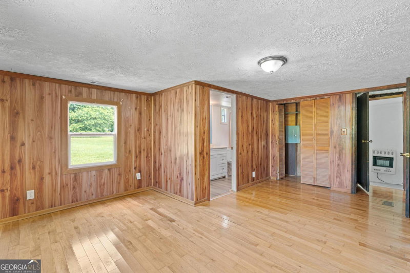 Photo 31 of 176 Midland Street