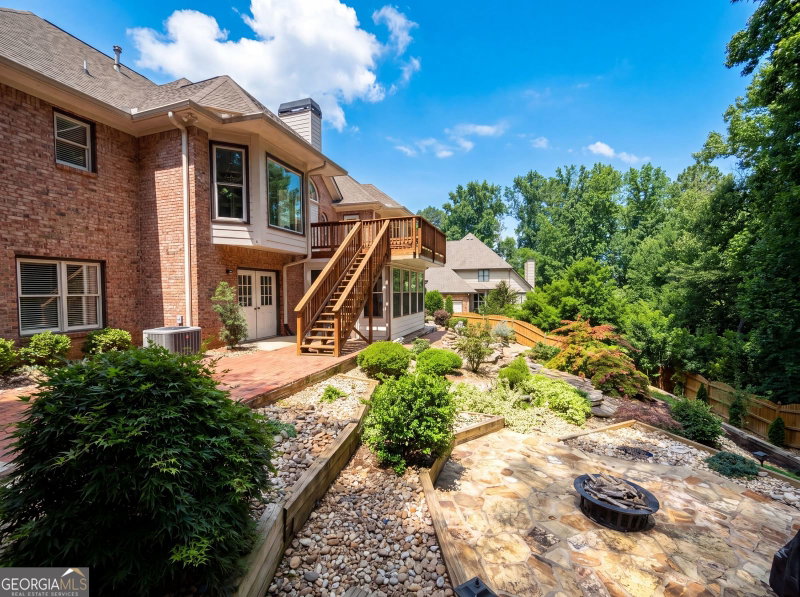 Photo 9 of 135 N Clublands Court