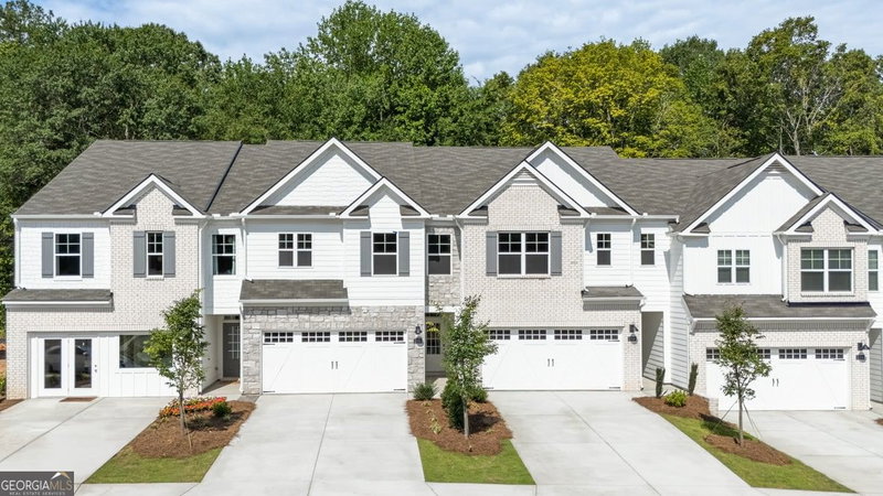 Photo 3 of 3115 Yellowhammer Drive