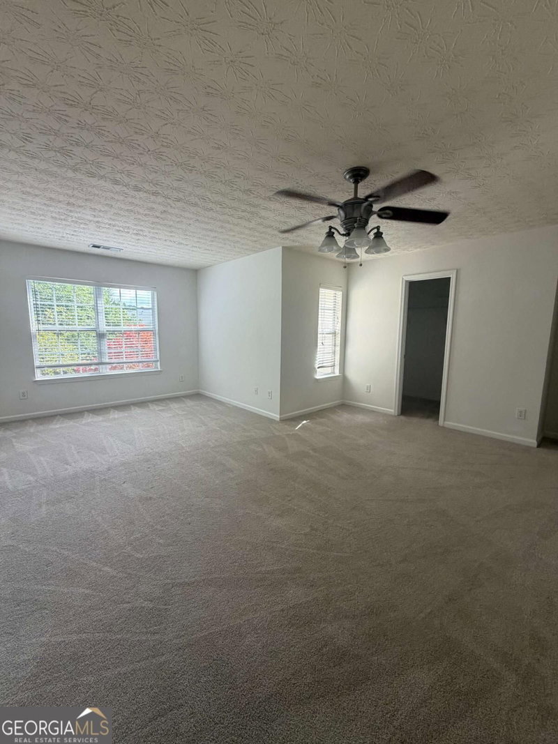 Photo 16 of 325 Parc River Boulevard