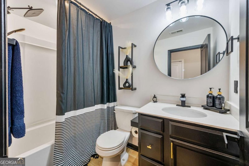 Photo 11 of 211 Mahone Drive