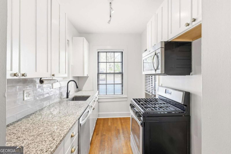 Photo 8 of 794 Frederica Street NE #1