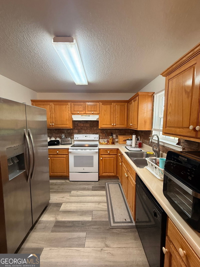 Photo 2 of 305 Townview Drive