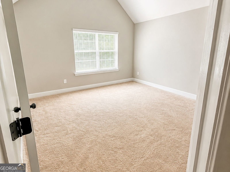Photo 17 of 835 Lorrimont Lane