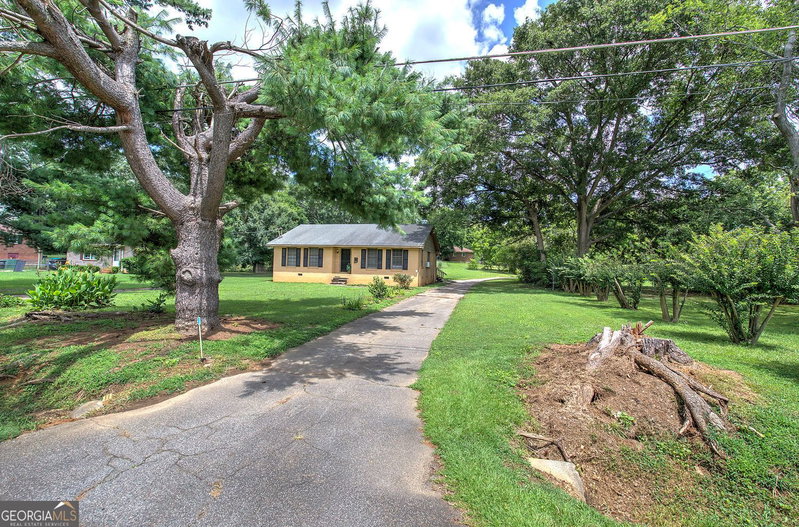 Photo 2 of 105 Meadow Lane SW