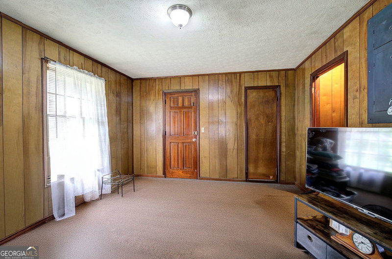 Photo 20 of 105 Meadow Lane SW