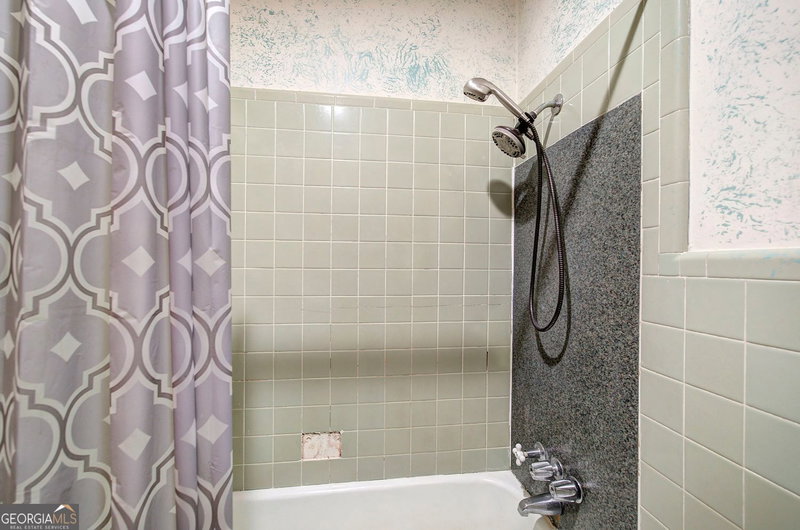 Photo 23 of 105 Meadow Lane SW