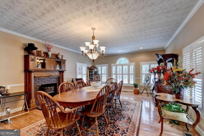 Photo 13 of 1889 Ridgedale Drive