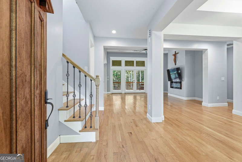 Photo 11 of 215 Kingswood Lane