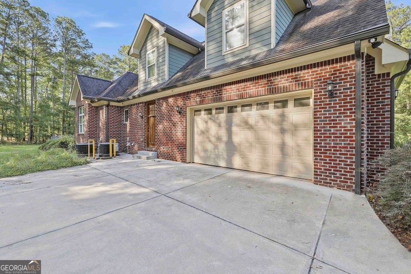 Photo 8 of 215 Kingswood Lane