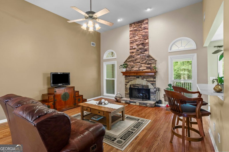 Photo 6 of 203 Glenhaven Way
