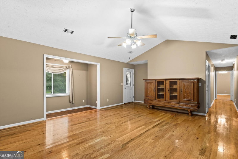 Photo 20 of 842 Twin Oaks Drive