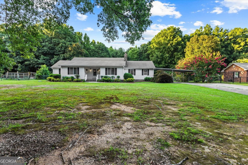 Photo 4 of 842 Twin Oaks Drive