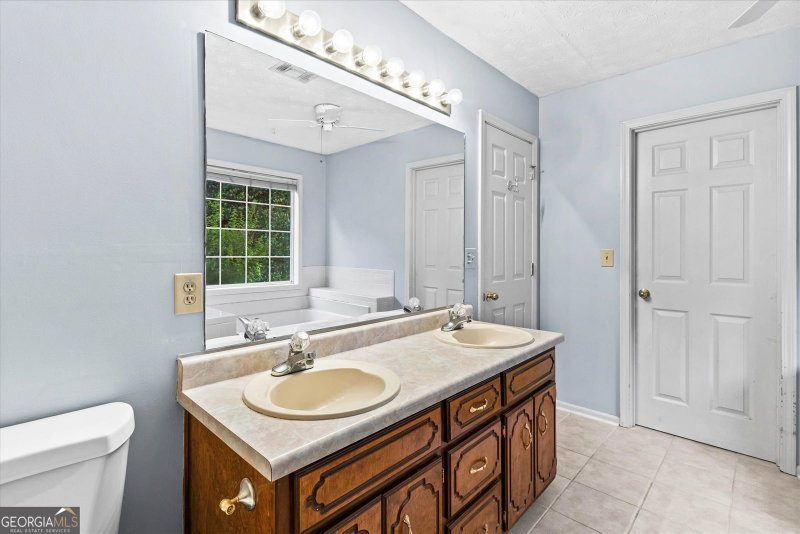 Photo 38 of 842 Twin Oaks Drive