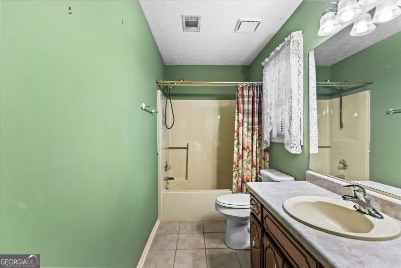 Photo 39 of 842 Twin Oaks Drive