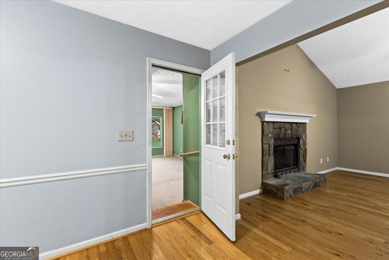 Photo 41 of 842 Twin Oaks Drive