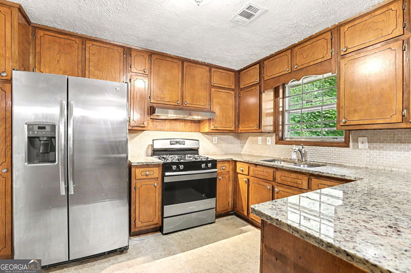 Photo 15 of 815 Dunleith Court