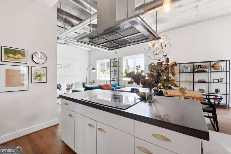 Photo 11 of 206 11th Street NE #702