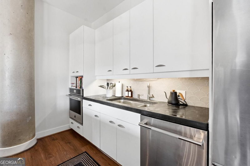 Photo 12 of 206 11th Street NE #702