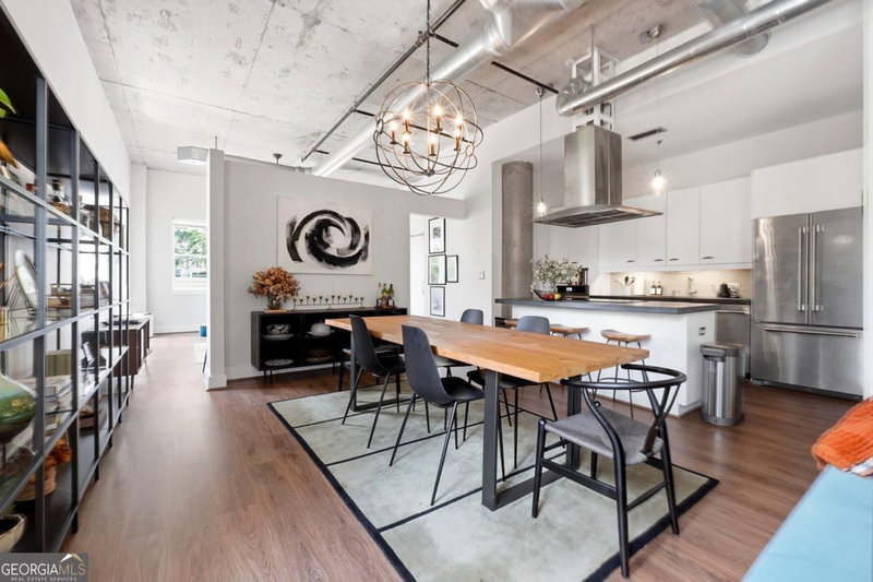 Photo 4 of 206 11th Street NE #702